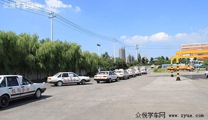 乌鲁木齐利通达驾校